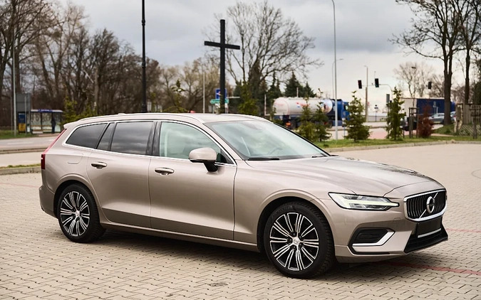 Volvo V60 cena 94900 przebieg: 165000, rok produkcji 2019 z Bydgoszcz małe 497